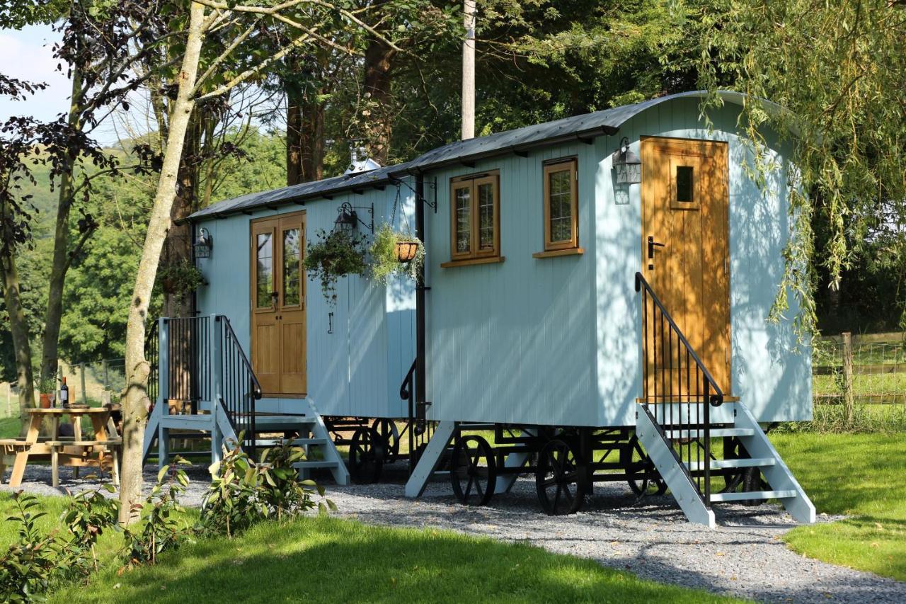 Upper Gelli Luxury Holiday Lodge, Converted Dairy & Cosy Shepherds Huts Welshpool Eksteriør billede